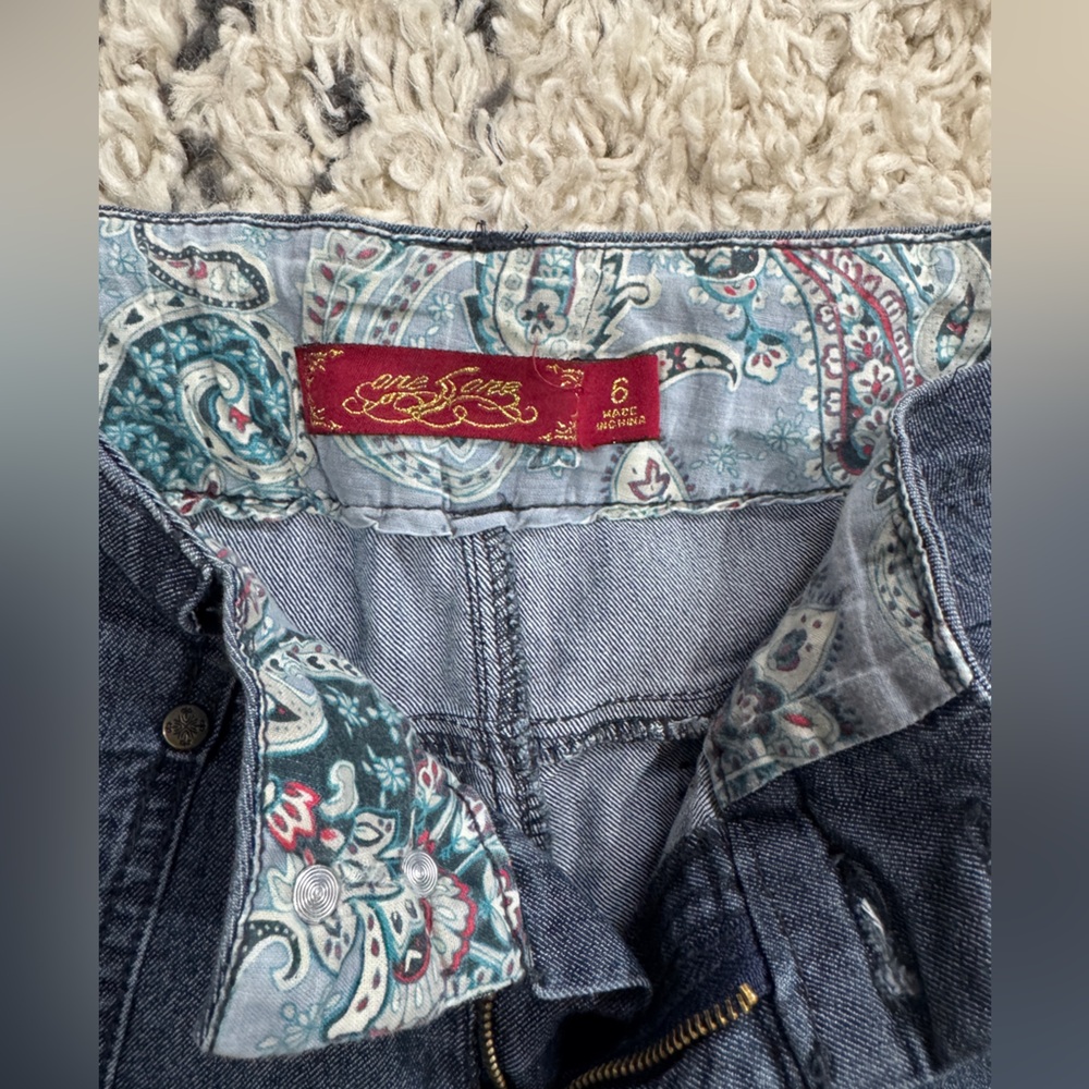 One 5 One ladies size 6 shorts - Picture 3 of 3